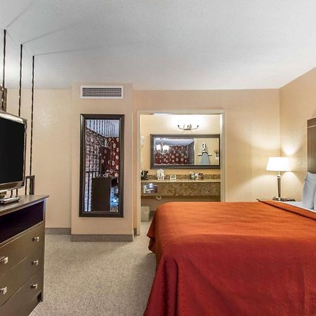 Quality Inn Ada Near University Экстерьер фото